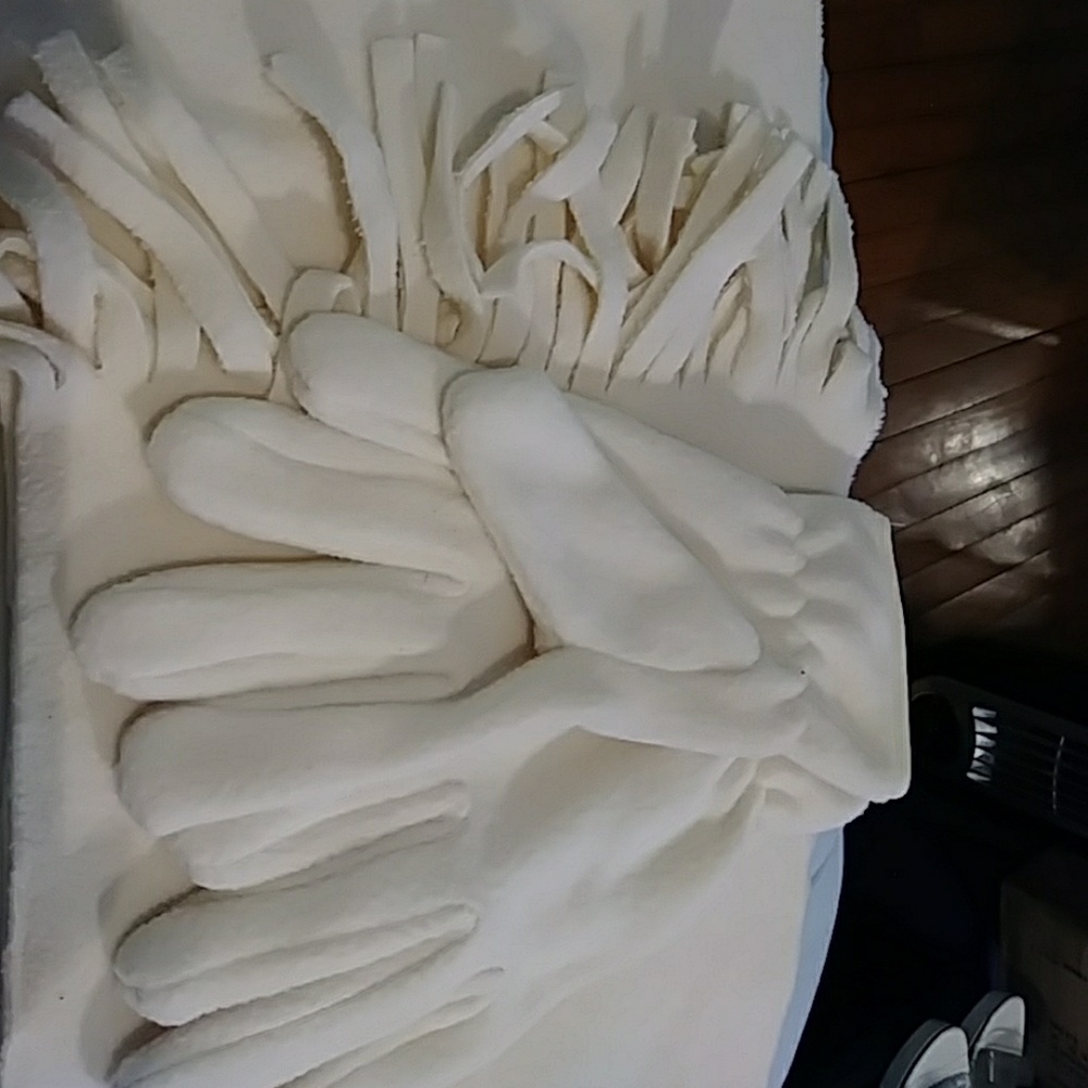 Scarf nd gloves set
